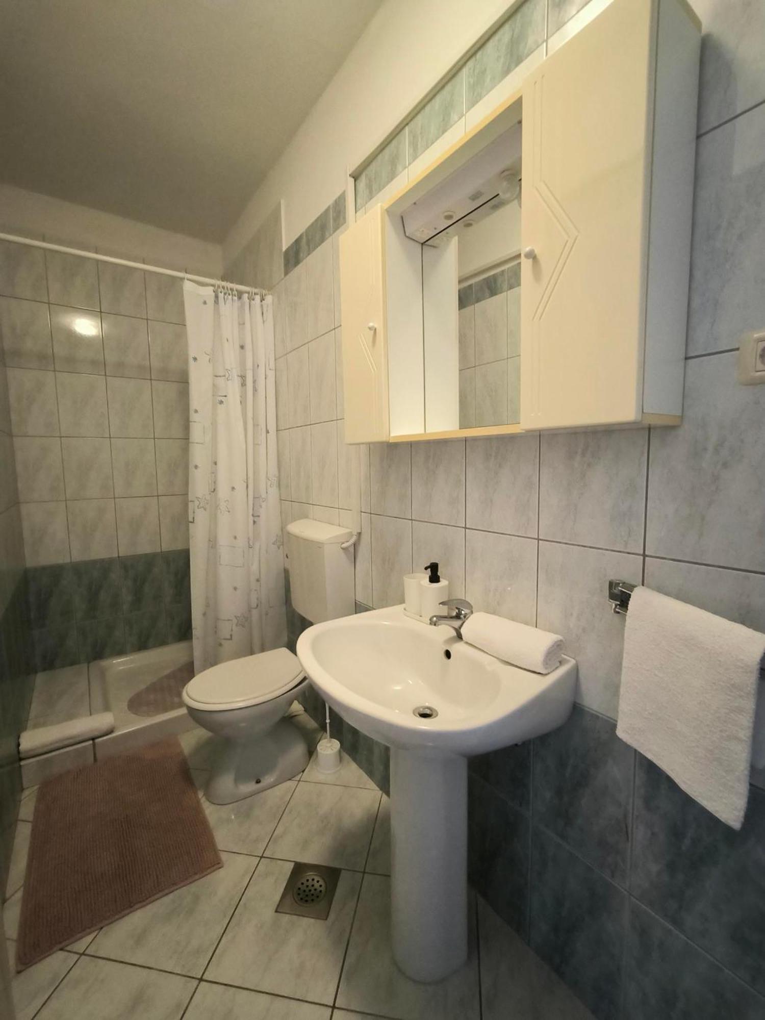 Rooms And Apartment Matika Rovinj Bagian luar foto