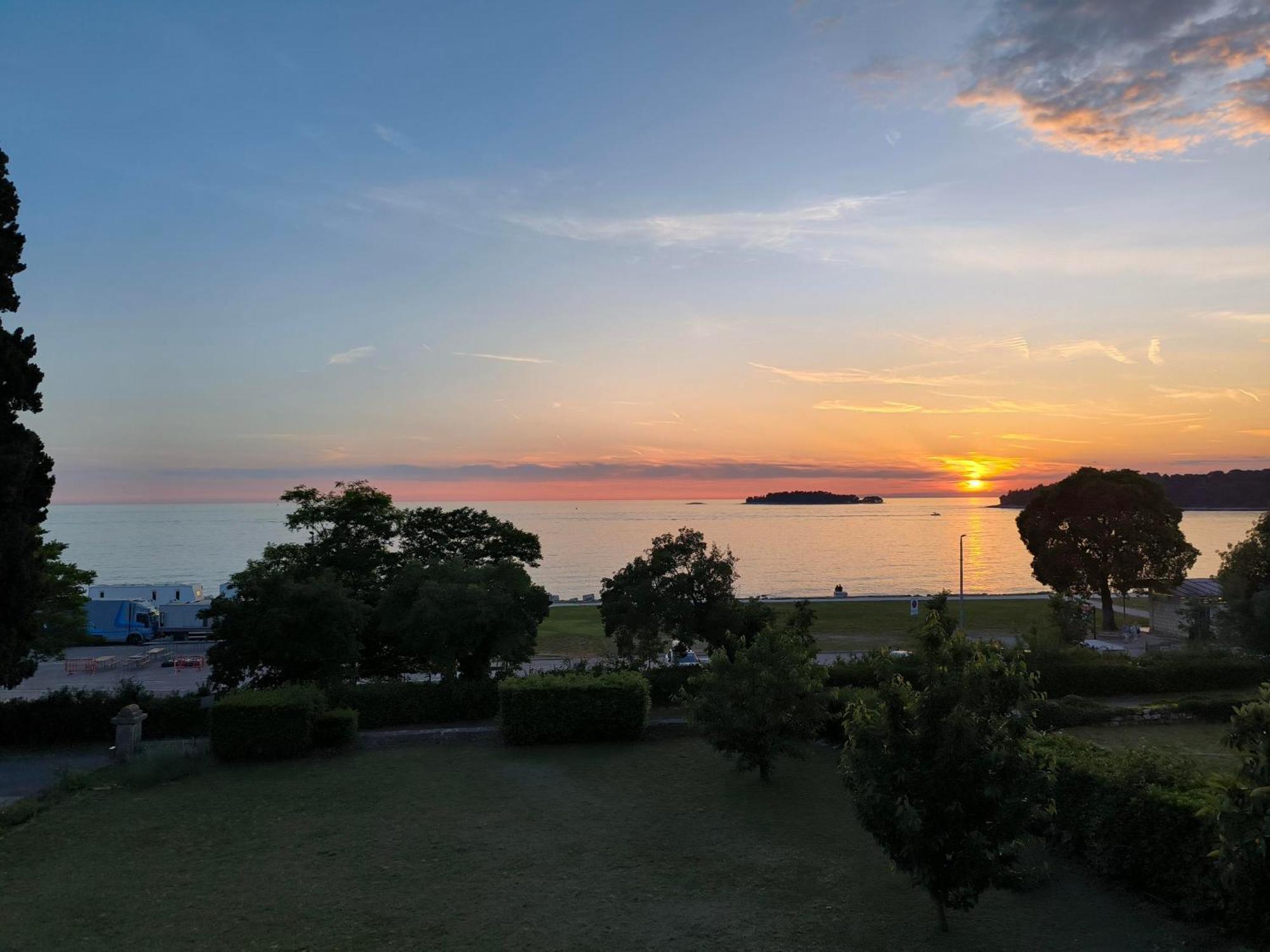 Rooms And Apartment Matika Rovinj Bagian luar foto