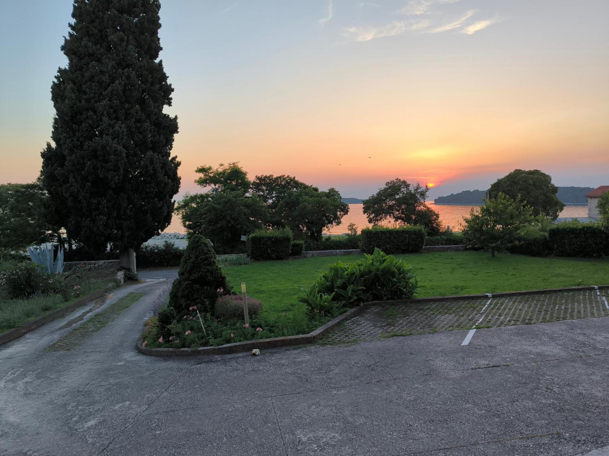 Rooms And Apartment Matika Rovinj Bagian luar foto